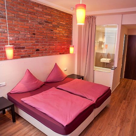 Hotel Purpur Прага Экстерьер фото