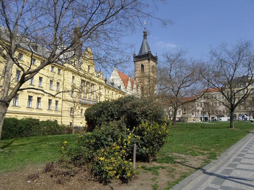 Hotel Purpur Прага Экстерьер фото
