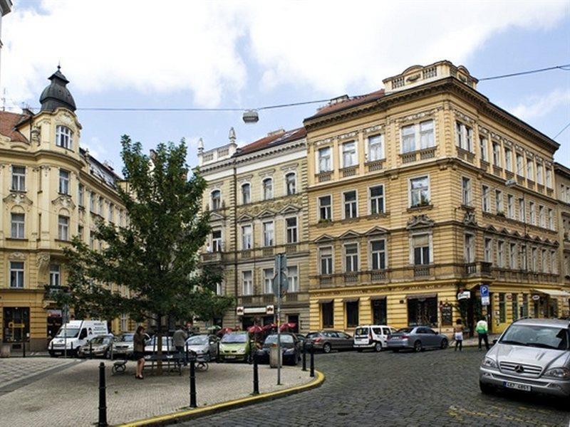 Hotel Purpur Прага Экстерьер фото