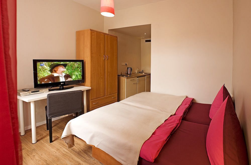 Hotel Purpur Прага Экстерьер фото